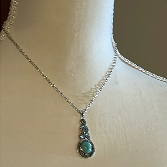 Faux Turquoise Silver Necklace - Picture 2 of 2
